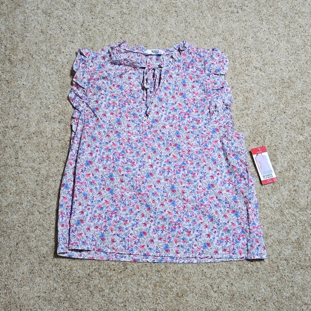 NWT BB Dakota Steve Madden Ditsy Floral Top